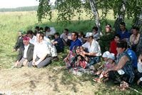 Поставим памятник деревне. Проект генерала Усманова, 2003 год — Фоторепортаж с открытия памятного знака на месте исчезнувший деревни Сабишево. Фото из архива Усманова В.В.