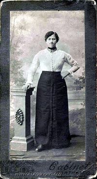 1914. Польша. Эмилия Майлер — Бабушка с семьей была выслана в деревню Леуза выселок Кисеик, Кигинского района Башкирии. Здесь она вышла замуж за Тимофея Дорохова, у нее родились дети Лидия, Валентина и Ольга.
