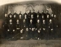 Курган. Духовное училище. 1910-е — Второй ряд снизу. Третий слева - настоятель церкви Александра Невского, отец Николай (Богословский).
