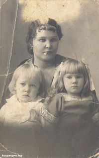 Николаевы. Омск, 1916 год — Из коллекции магазина «Антиквариат» в Кургане.