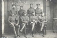 1930-е — Красноармейцы. На обороте: «На долгую память другу Васе от Андрюшы Журбина. Город Нерчинск, 73-й кавполк, пулеметный эскадрон, 28.20.1930 г. Из коллекции магазина «Антиквариат» в Кургане.