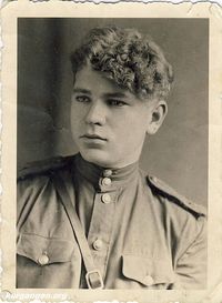 Гнеушев Василий Федорович — Офицерский резерв 65 армии. Вальденбург, 9 сентября 1945 года.