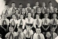 1962. Куртамышская средняя школа. 4-й класс. Пионерважатая Валя Стрельникова — Из архива Николая Борисовича Павлова.