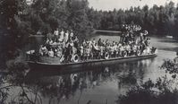 1966. Курган. Круиз по Тоболу. — Из архива Зои Петровны Павловой. Семидневный круиз по Тоболу. Днем плыли, а ночевали в палатках на берегу.