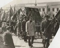 1968. Куртамышская средняя школа на Первомайской демонстрации — Из архива Николая Борисовича Павлова.