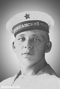 Жители станции Иковка Кетовского района Курганской области — Швецов Алексей Васильевич 1918 года рождения. Старшина 2-й статьи. Участник десантных операций на Курильских островах. Награждён медалью "За боевые заслуги". Фото из архива дочери Антроповой (Швецовой) Ольги (г. Курган). Фото для размещения на сайте «Курганген» предоставлено Верой Собакиной (Латвия).