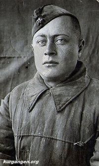 Жители станции Иковка Кетовского района Курганской области — Дедов Павел Васильевич 1911-го года рождения. Воевал в 8-ой Воздушно-десантной дивизии 2-го Украинского фронта. Связист. Награждён медалью "За отвагу". Фото из архива племянницы – Орловой (Карчугиной) Валентины Алексеевны (ст. Иковка). Фото для размещения на сайте «Курганген» предоставлено Верой Собакиной (Латвия).