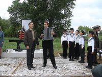 Поставим памятник деревне. Проект генерала Усманова, 2003 год — Фоторепортаж с открытия памятного знака на месте исчезнувший деревни Мало-Жужгово. Фото из архива Усманова В.В.