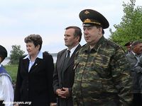 Поставим памятник деревне. Проект генерала Усманова, 2003 год — Фоторепортаж с открытия памятного знака на месте исчезнувший деревни Мало-Жужгово. Фото из архива Усманова В.В.