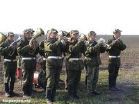 Поставим памятник деревне. Проект генерала Усманова, 2003 год — Фоторепортаж с открытия памятного знака на месте исчезнувший деревни Староколмаково. Фото из архива Усманова В.В.