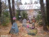 Шадринск. Воскресенское кладбище-09 — Захоронения начала 20 века. Фото Владимира Шевцова, 2010 год.