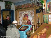 Шадринский район, село Глубокое-20 — В молитвенном доме. Икона Владимирской Божьей матери, подаренная челябинскими мастерами. Фото Владимира Шевцова, 2010 год.