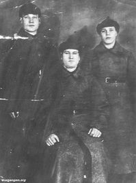 Родионов  Василий  Афанасьевич — Родионов Василий Афанасьевич (слева), участник ВОВ, житель Рябково - погиб. Фото из домашнего архива Пушкарева Николая (Курган).