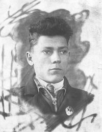 Черных  Константин — Черных Константин, участник ВОВ, житель Кургана. Надпись на обороте: «На память Тоне Третьяковой от соученика Курганского сельхозтехникума. 12.02.1937». Фото из домашнего архива Пушкарева Николая (Курган).