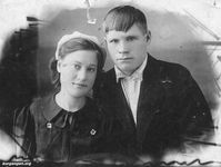 Колпаков Василий Николаевич с Наташей Безматерных — Колпаков Василий Николаевич, участник ВОВ, житель Рябково. Фото из домашнего архива Пушкарева Николая (Курган).