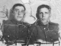 Гордиевских Аркадий Михайлович (справа) — Родился 12.09.1918 г. в деревне Сычево Куртамышского района, окончил 7 классов средней школы, работал на тракторном заводе в г.Челябинске.
В 1938 г. был призван в армию. Служил в Хабаровском крае в должности командира танка, лейтенант. В 1946 году демобилизовался. После войны работал в Челябинской области в органах МВД. В 1956 г. приехал в Куртамыш, работал на Учхозе механизатором.
Награды: орден «Отечественной войны» 2 степени, орден «Победы над Японией».
Фото из музея Куртамышского сельхозтехникума.