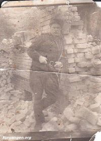 Иванчиков Михаил Устинович. — Родился 1 октября 1918 года. Образование 4 кл. До войны работал в колхозе, после – на заводе «Старт» машинистом. Награждён медалью «За победу над Японией», орденом Отечественной войны.