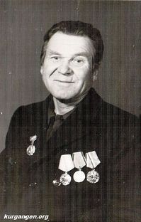 Кашин Валентин Савватеевич — Кашин Валентин Савватеевич 1926 года рождения.  В армию был призван в сентябре 1943 года, направлен в воздушно десантную часть пулеметчиком, рядовой 3-его Белорусского фронта. В 1944 году в боях за Будапешт был тяжело ранен. После лечения направлен в часть особого назначения на территории Германии. Демобилизовался в 1946 году. Награжден медалью «За победу над Германией». Умер в 1988 году.