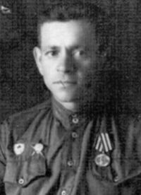 Костылев Даниил Григорьевич — Родился 22 января 1909 года, в д. Грачево, Мехонского р-на, Курганской обл. В 1931 г. был призван на действительную службу. Службу проходил в 3 отдельном батальоне связи, телефонистом. В 1933 г. пришел домой, работал в колхозе. В 1941 году, в августе Данил Григорьевич призван на войну, в 55 артиллерийский полк, телефонистом. В 44 году получил ранение в правую ногу. В 1945 году вернулся домой. Награжден орденом Красной Звезды, орденом Отечественной войны 2 степени, медалью «За победу над Германией».