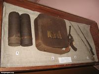 Мокроусово. В краеведческом музее — Военное снаряжение времен гражданской войны. Фото Николая Павлова, 24.04.2010.