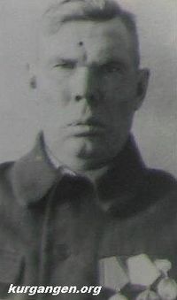 Оглуздин Георгий Ефимович — Родился в 1926оду. В ряды Советской Армии призван октябре 1943 года, зачислен в воздушно-десантные войска. В звании сержанта сражался на 3-ем Украинском фронте. В 1944 году получил тяжелые ранения. После 7-месячного лечения в госпитале демобилизован по инвалидности. За проявленные в боях храбрость и мужество награжден двумя медалями «За отвагу», «За победу над Германией».