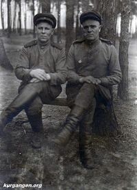 Панков Алексей Сергеевич — Панков Алексей Сергеевич (слева), 1943 год. Фото из фонда библиотеки в селе Кирово.