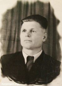 Проистин  Петр Павлович — Проистин Пётр Павлович - участник ВОВ, закончил Мишкинское педагогическое училище, работал учителем трудового обучения в Кировской средней школе. Фото из альбома дочери Петра Павловича -  Песоцкой Маргариты Петровны.