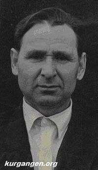 Разумов Андрей Леонтьевич — Сержант служил в 1941-1945гг. в Монгольской Народной республике. Принимал участие в войне с Японией.