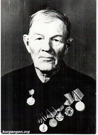 Рукавишников Андриан Егорович — Рукавишников Андриан Егорович, 1909 года рождения, уроженец с. Спицыно. Был призван в армию в августе 1941 года, попал в конную разведку стрелкового полка рядовым на Северный фронт. Демобилизован в 1945 году. Надражден медалями  «За боевые заслуги», «За победу над Германией». Умер в 1992 году.