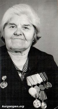 Седельникова Анна Андреевна — Седельникова Анна Андреевна, род. в 1920 г. в с.Спицыно. В 1942 г. была направлена в женский зенитный полк, который стоял в Калининской обл. Затем был 2-й Белорусский фр., армия Рокоссовского, воевала минометчиком 82-мм миномета. Начиная от Москвы прошла Смоленщину, Белоруссию. Под Минском получила контузию. День Победы встретила в г. Кенигсберге. Награждена Орденом Отечественной войны 2 степени, медалями «За отвагу», «За боевые заслуги», «За победу над Германией», «За взятие Кенингсберга».
