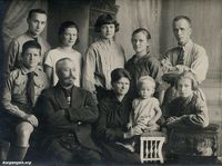 Семья Кочешевых, 1925 год — Фото из домашнего архива внучки Александра Ивановича Кочешева – Чеклецовой Т.М. (Челябинск).