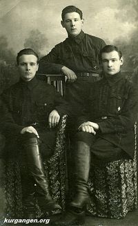 Курган, 1920-е — Мороз Василий, Иван и Виктор Онуфриевичи. Фото из архива Ольги Владимировны Меньшиковой (Украина).