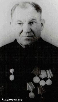 Суковатицын Семен Липантьевич — Суковатицын Семен Липантьевич 1914 года рождения. На фронте с 1941 года. Воевал на Брянском направлении, 2-м и 3-м Украинских фронтах. Служил в артиллерийских  частях в танковом подразделении в звании сержанта. Демобилизован в 1946 году. Награжден медалями «За отвагу», «За боевые заслуги», «За взятие Вены», «За победу над Германией», «За победу над Японией». Умер в 1976 году.
