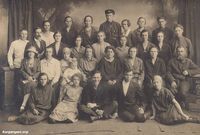 — Во втором ряду, четвертая слева - Покровская (Беляшова) Александра Мартемьяновна (в пальто). Фото из архива Серкова Владимира Трофимовича (Курган).