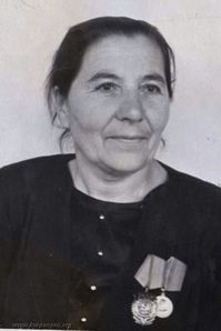 Тетеркина Евдокия Михайловна — Тетеркина Евдокия Михайловна - учитель, почетный гражданин села Кирово. Фото из музея школы в селе Кирово, 1967 год.